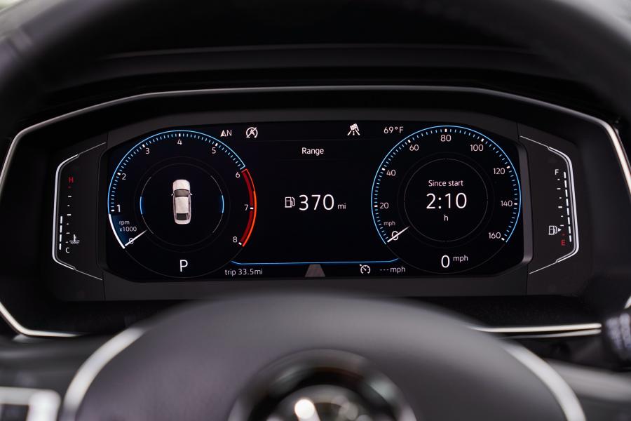 Панель приборов Volkswagen Jetta SEL Premium 2018 года  (NA) (фото 14 из 40)